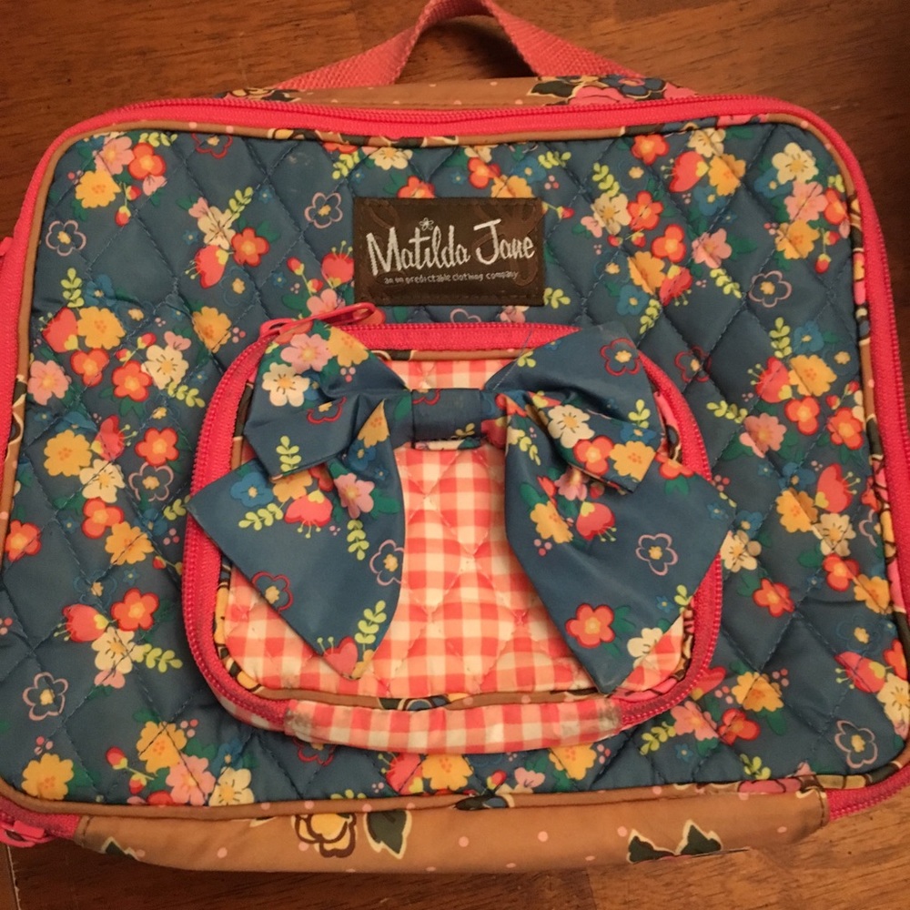 Adorable Matilda Jane lunchbox